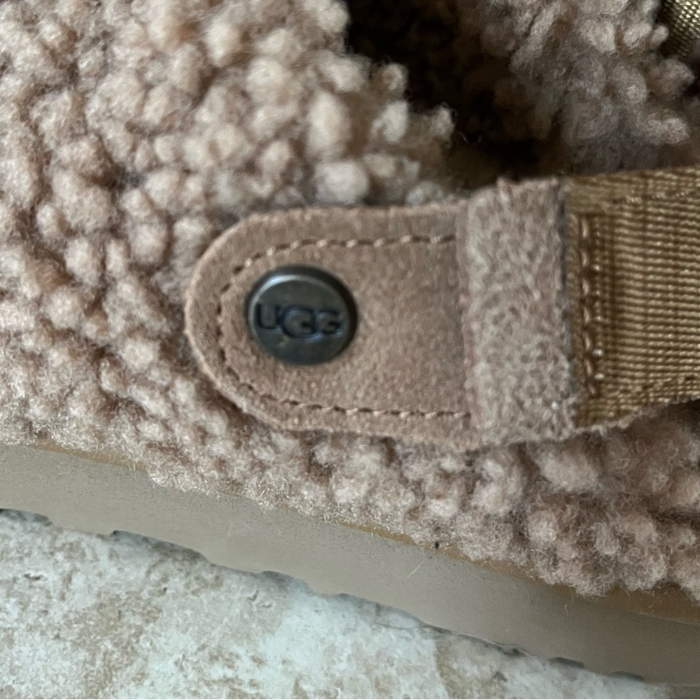 UGG Lanah Clog - Picture 8 of 12